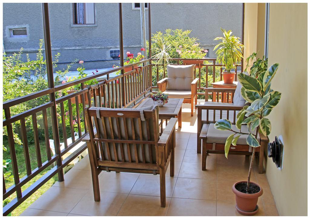 Tinikos Guest House Tel Avi Exterior foto