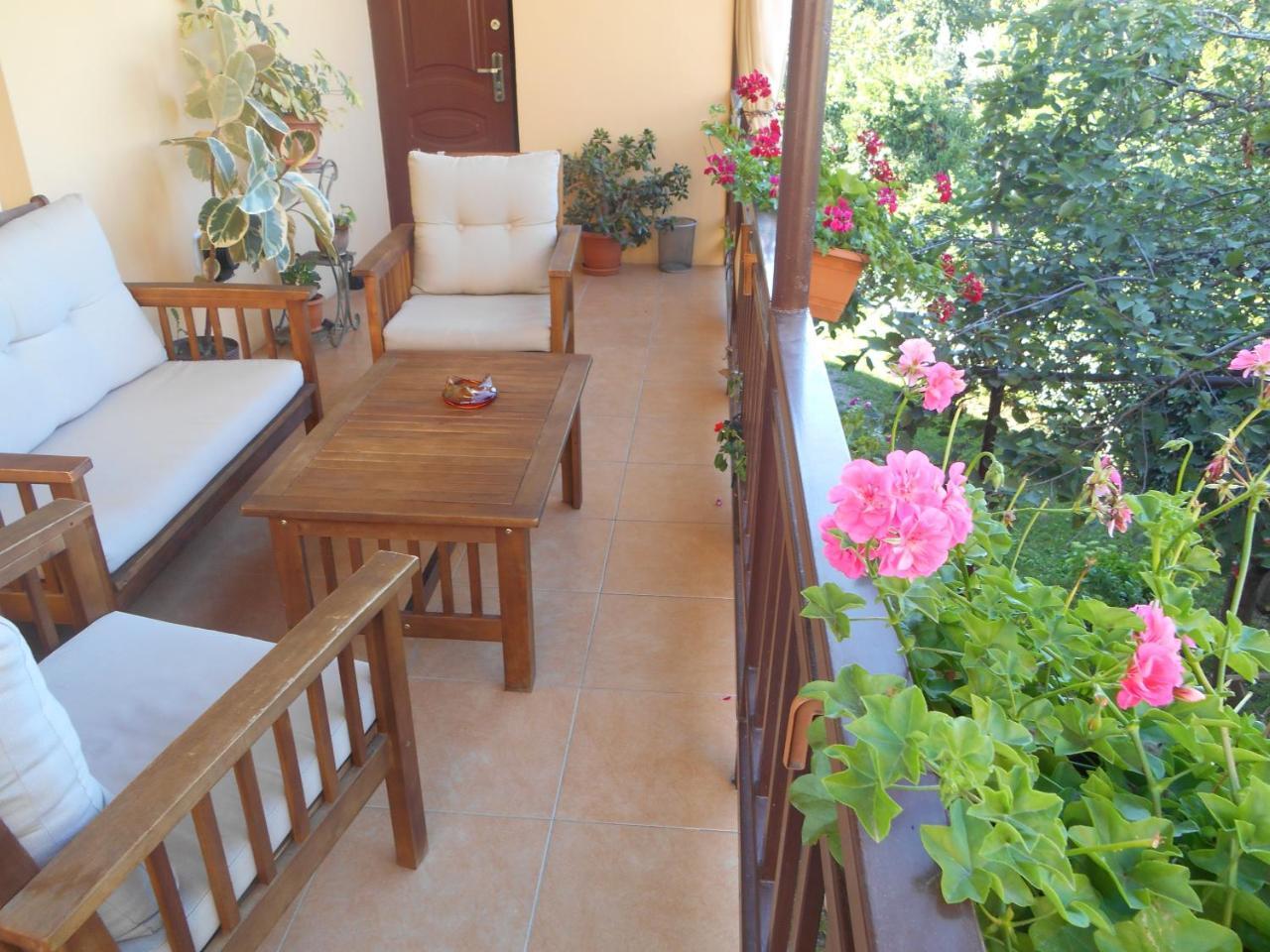 Tinikos Guest House Tel Avi Exterior foto