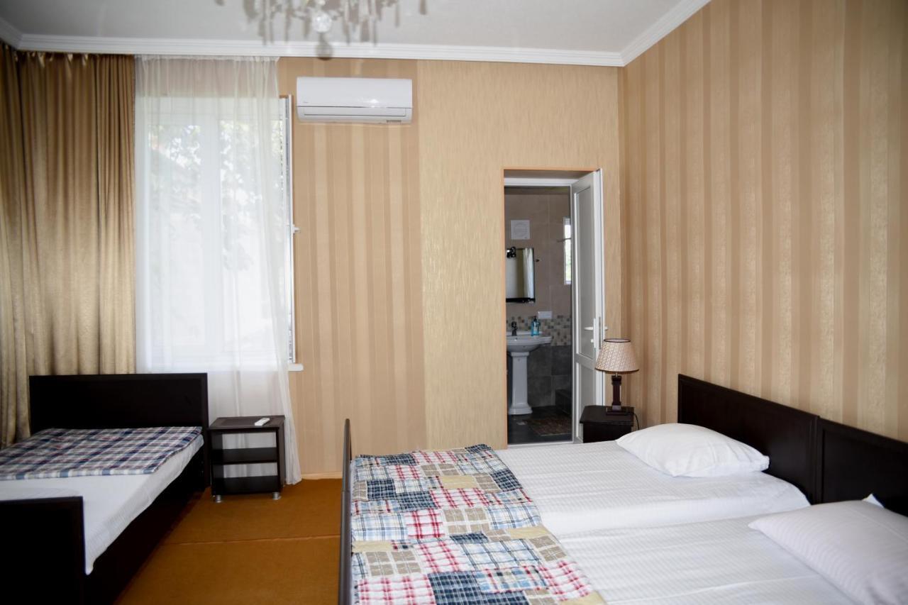 Tinikos Guest House Tel Avi Exterior foto