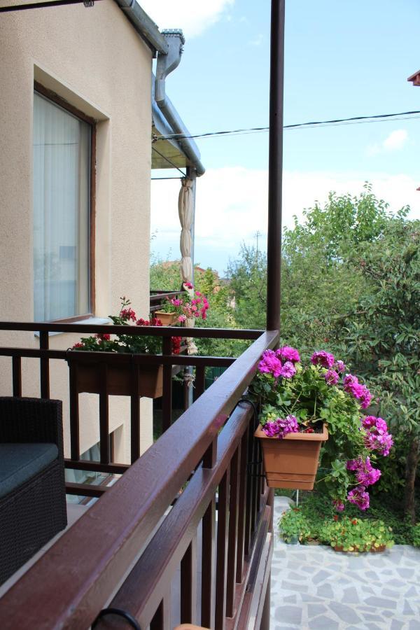 Tinikos Guest House Tel Avi Exterior foto