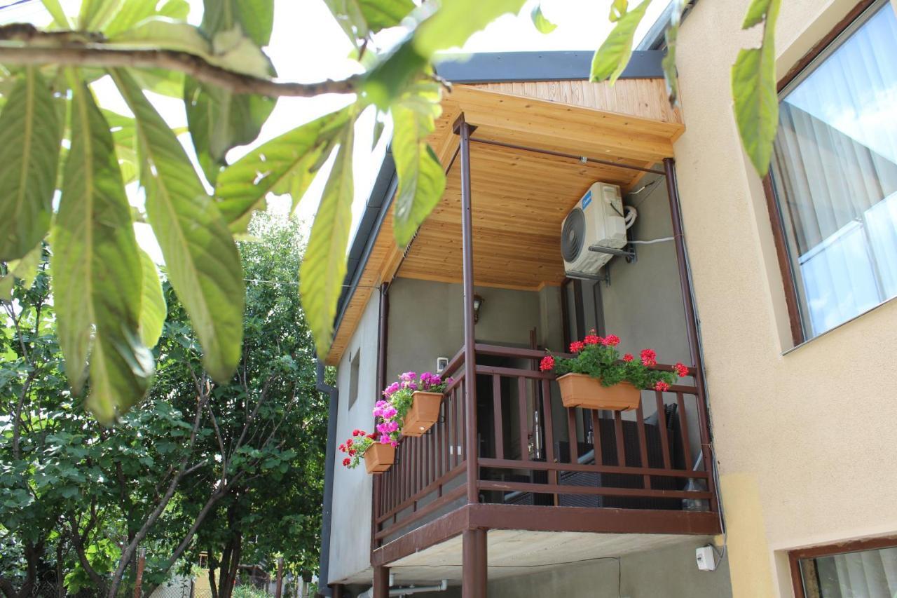 Tinikos Guest House Tel Avi Exterior foto
